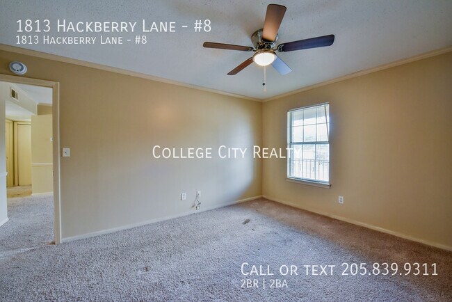 Building Photo - 1813 Hackberry Ln