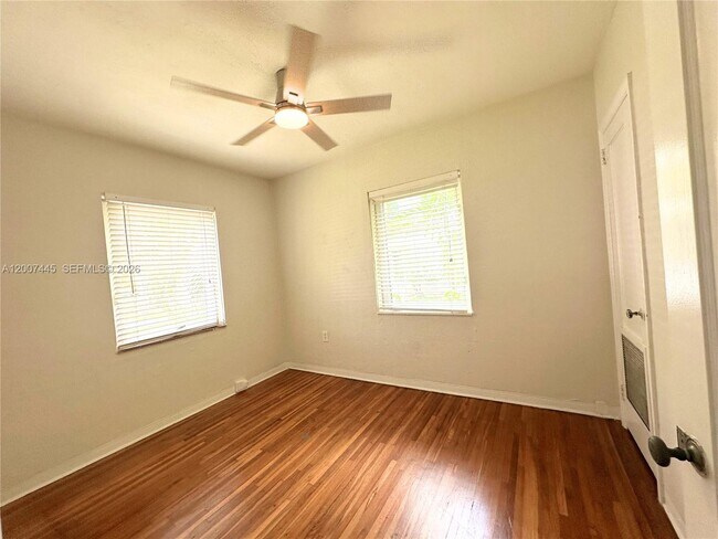 Building Photo - 7734 SW 55th Ave