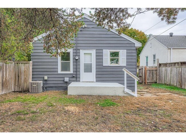 Building Photo - 4643 Emerson Ave N