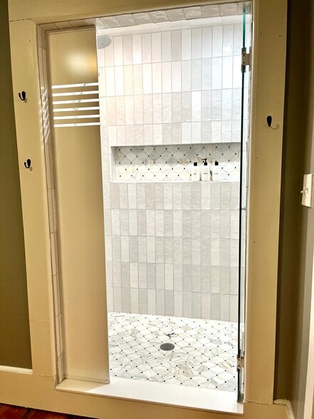 Building Photo - 33 W Elm St