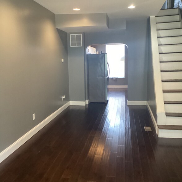 Building Photo - 411 N Belnord Ave