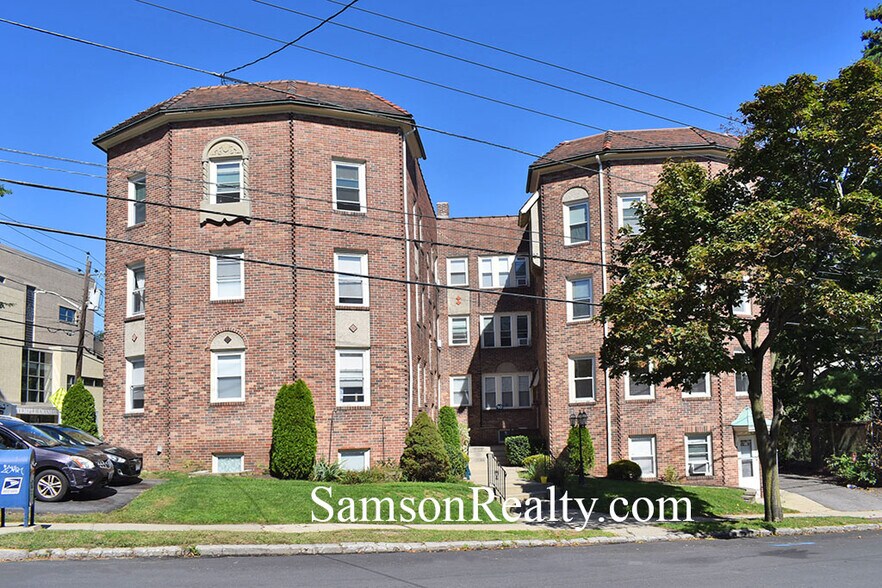 Building Photo - 40 Sessions St