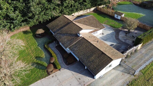 Building Photo - 3 Bedroom, 2 Bathroom House, Available Now!!!