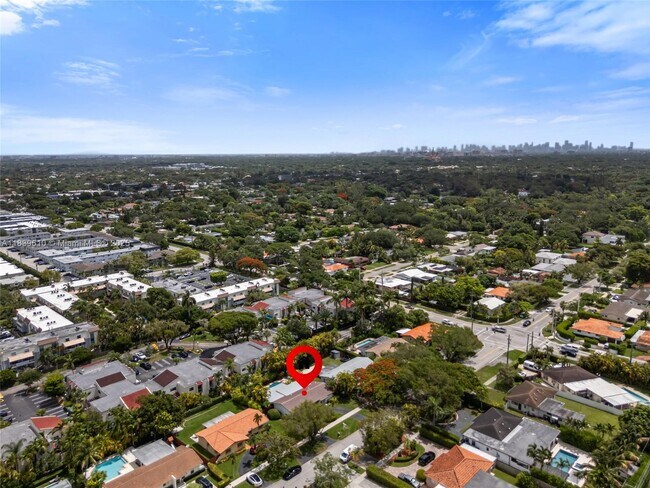 Building Photo - 6731 SW 48th St