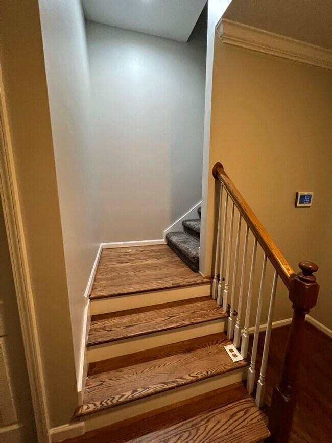 Building Photo - Townhome For Rent In Hoover!!! View with 48 Hours Notice!