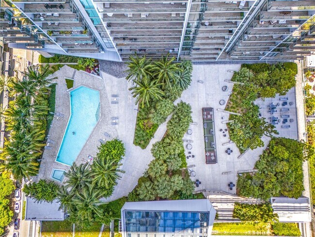 Building Photo - 88 SW 7th St