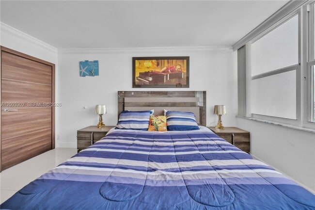 Building Photo - 2201 S Ocean Dr