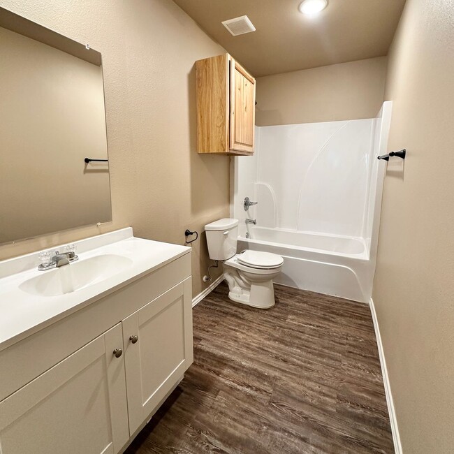 Building Photo - $99 Move In Special With 13 Month Lease!