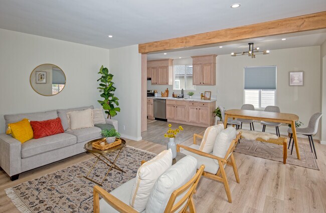 Building Photo - 11114 Ruthelen St