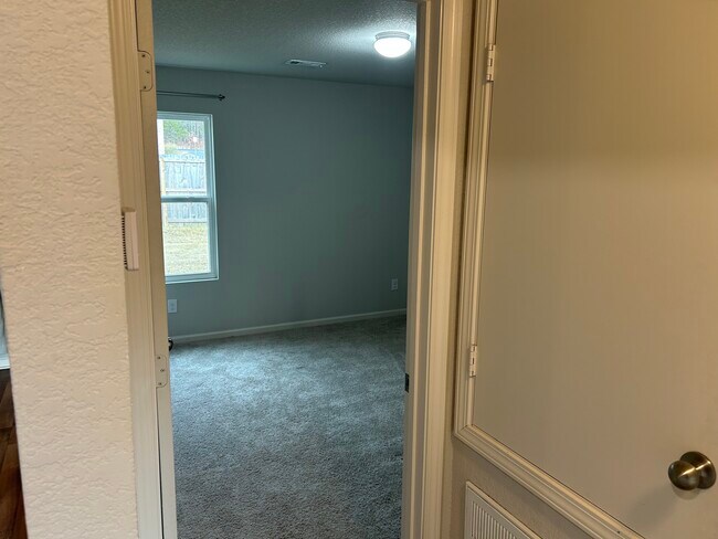 Building Photo - 1170 Rockwell Dr