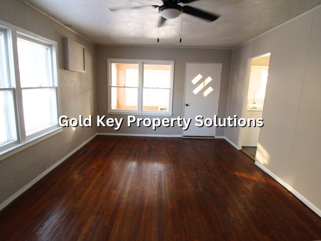 Building Photo - 3 BR 1 BA House with Garage and Enclosed Porch (NO SECTION 8)