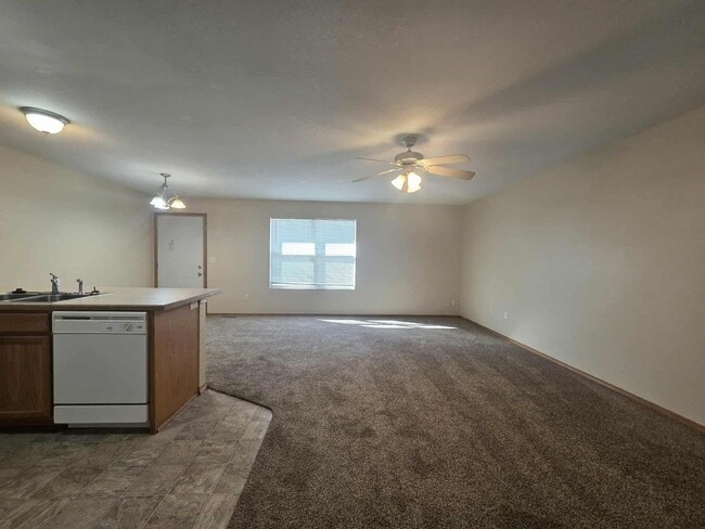 Building Photo - Affordable rental!!!