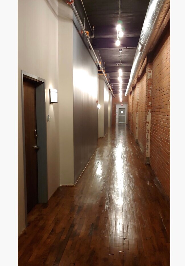 Building Photo - Offset Lofts