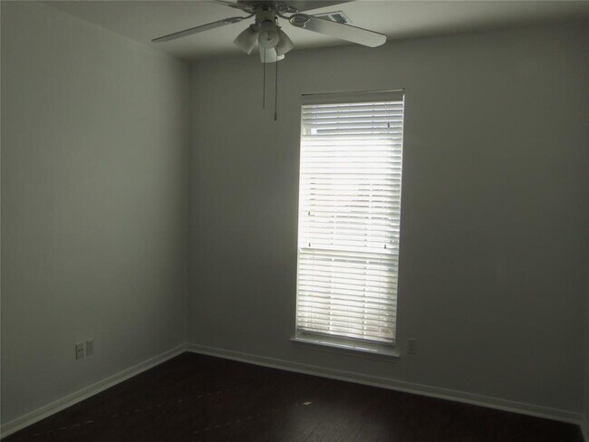 Building Photo - 8916 Colberg Dr