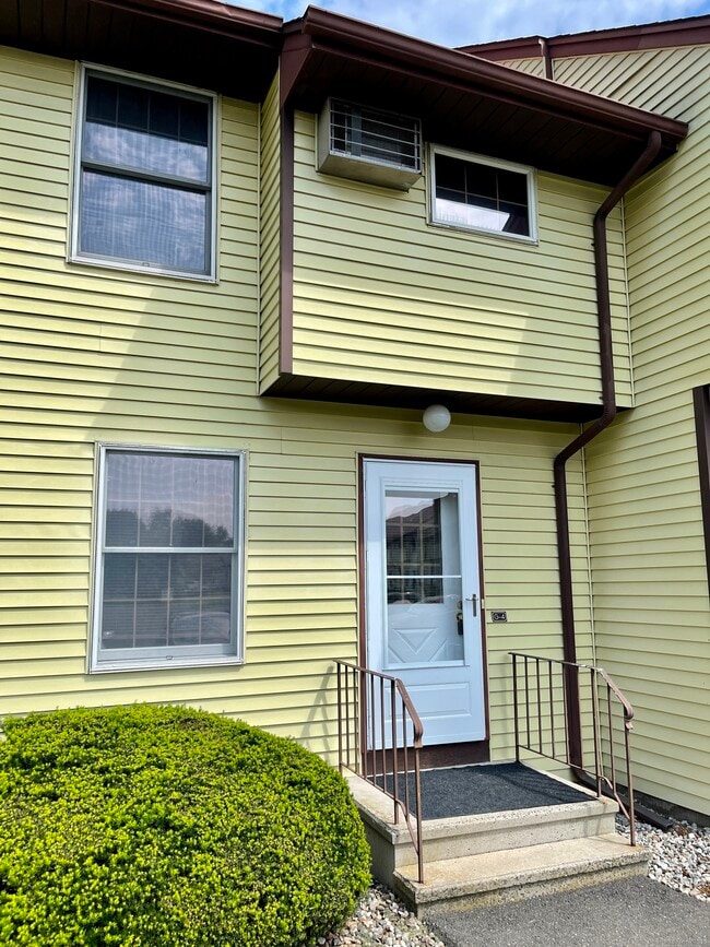 Building Photo - 268 Hartford Turnpike