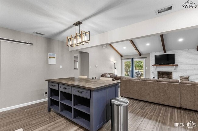 Building Photo - 5504 Hooper Dr