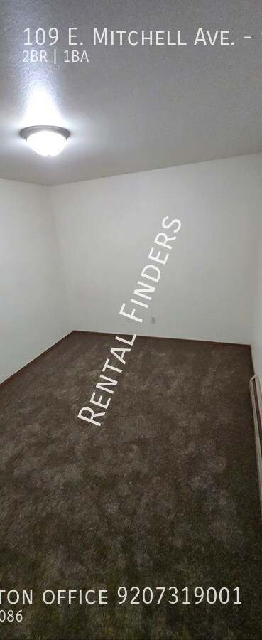 Building Photo - 109 E Mitchell Ave