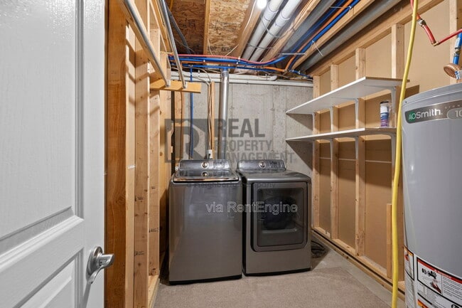 Building Photo - 1389 Finch St