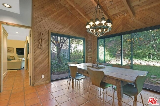 Building Photo - 1441 Bonnell Dr