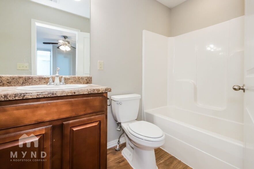 Building Photo - 313 W Thurman St