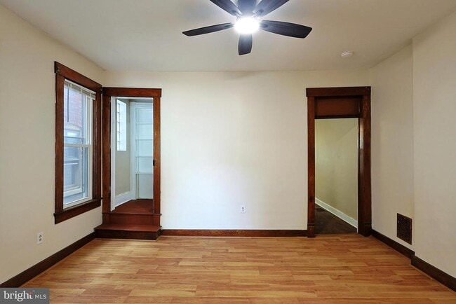 Building Photo - 113 Grand Ave