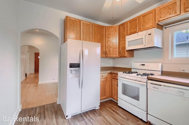 Building Photo - 3 br, 1 bath House - 3935 S Bannock St