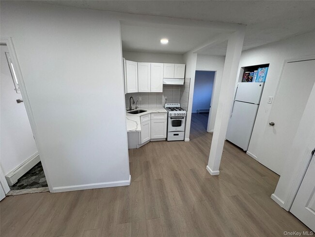 Building Photo - 5494 South Dr