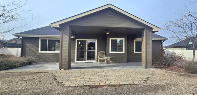 Building Photo - THREE-CAR GARAGE! This charming home offers 3 bedrooms, plus an office/rec room, and 2 bathrooms.