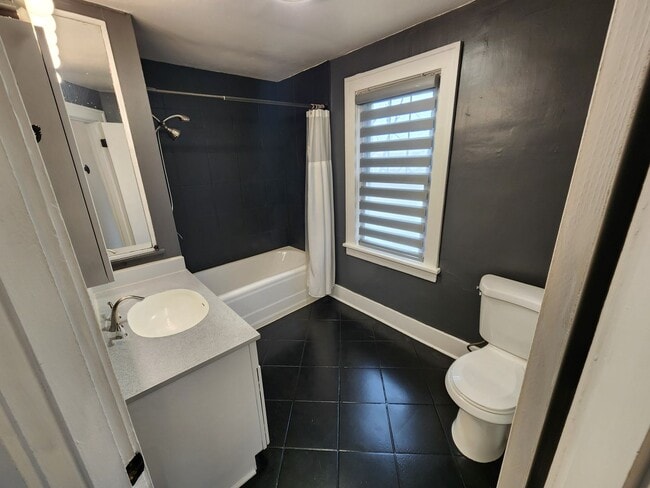 Building Photo - 3 Bedrooms 1 bath home for RENT!