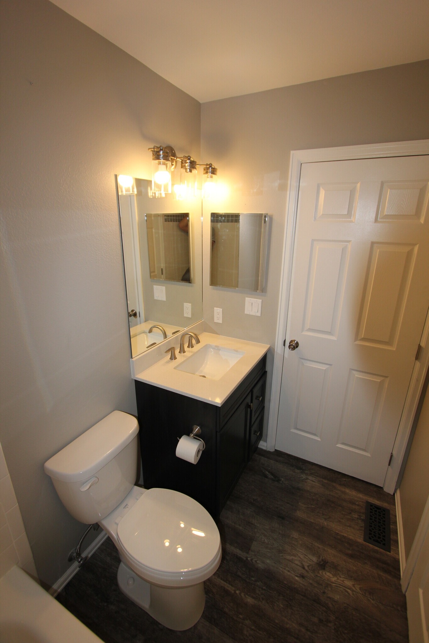 Building Photo - 6026 Colony Cir