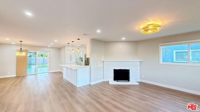 Building Photo - 6626 Berquist Ave