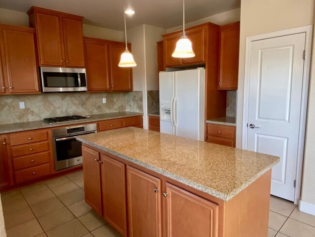 Building Photo - Remodeled 4 bedroom 3 bath home in Moorpark