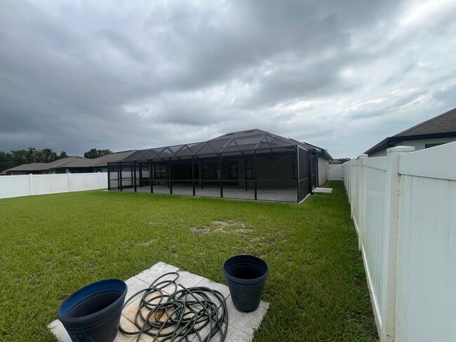 Building Photo - "Spacious 4-Bedroom Home in Mulberry's Heritage Park - 2 Full Baths & 2,211 Sq. Ft. of Comfort!"