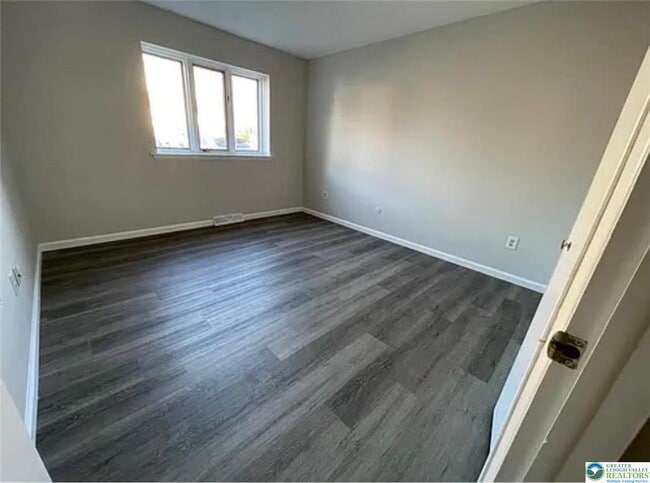 Building Photo - 328 Carver Dr