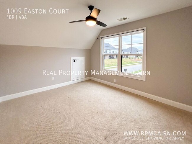 Building Photo - 1009 Easton Ct