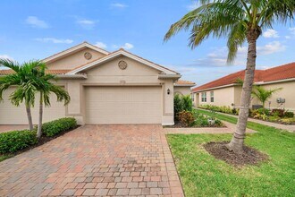 Building Photo - Georgous 3 bedrooms 2 bathroom Villa in Linsford Fort Myers