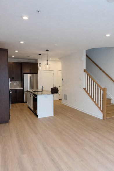 Building Photo - 22125 Little Mount Ter