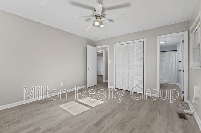 Building Photo - 329 S McPherson Church Rd