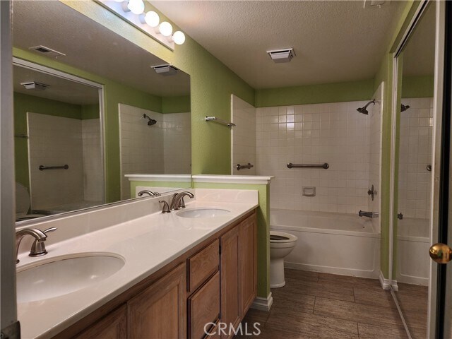 Building Photo - 7350 Greenhaven Ave