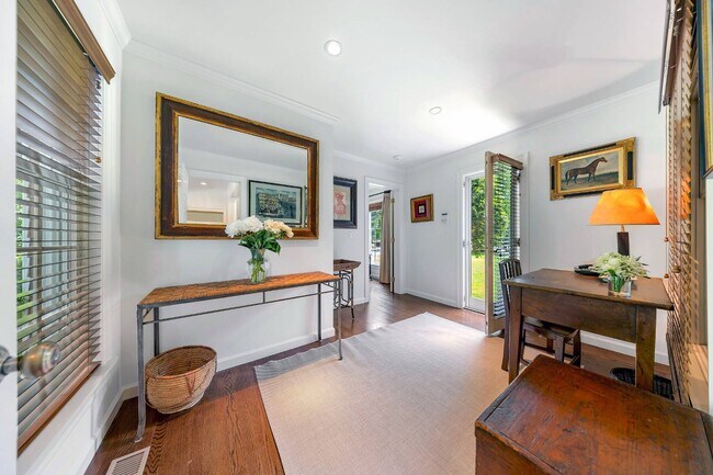 Building Photo - 154 Captains Neck Ln