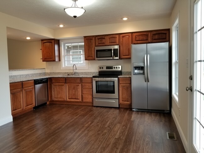 Building Photo - GREAT 3 BED 2 BATH CONDO!!!