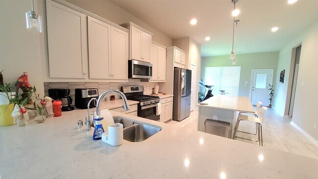 Building Photo - 305 Rise Ln