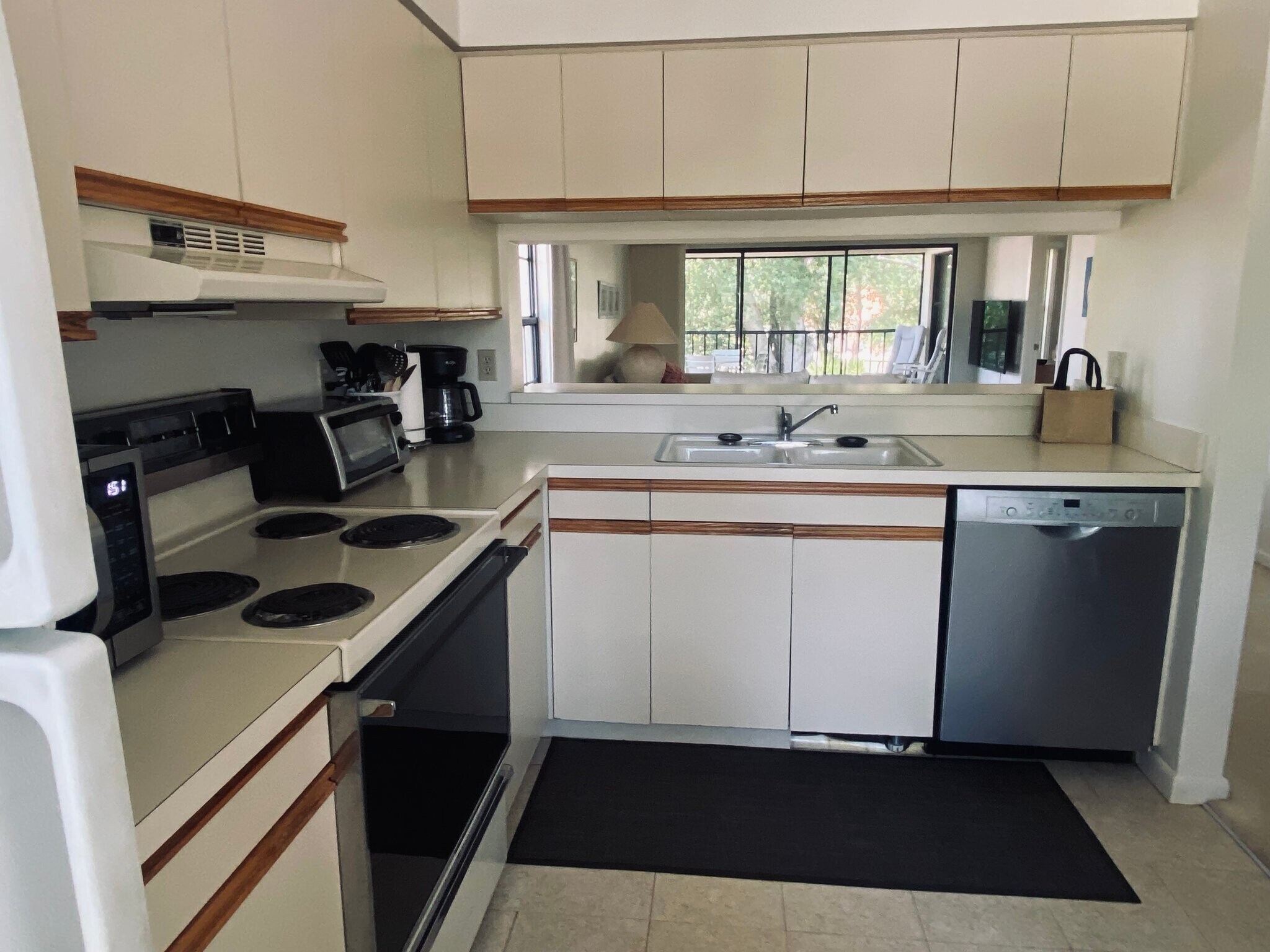 Building Photo - 4727 Winslow Beacon