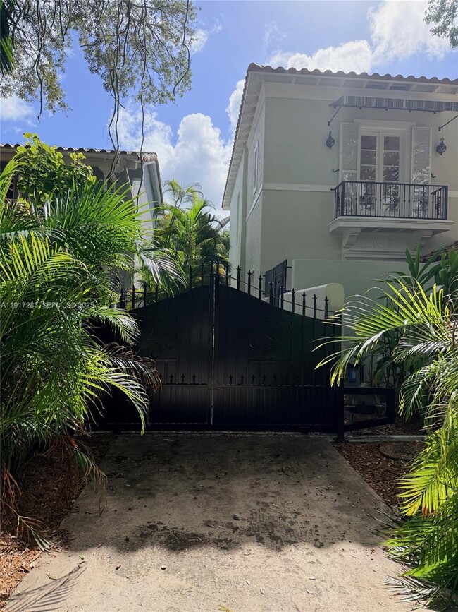 Building Photo - 3240 Morris Ln