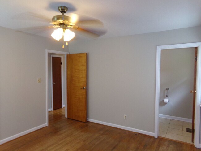 Building Photo - Charming Home in Havelock