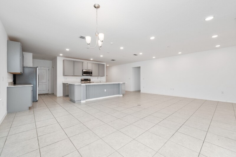 Building Photo - 557 Pawnee Ct