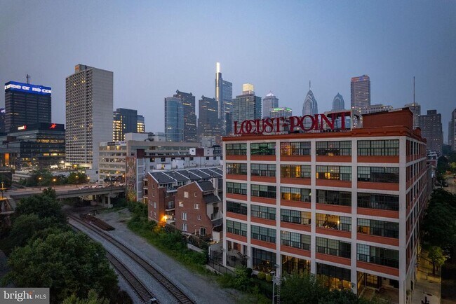 Building Photo - 2429 Locust St