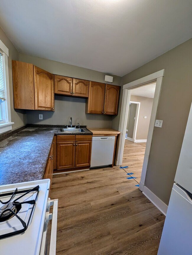 Building Photo - 1666 Crafton Blvd