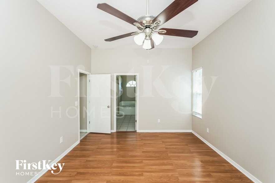 Building Photo - 9712 Glenpointe Dr