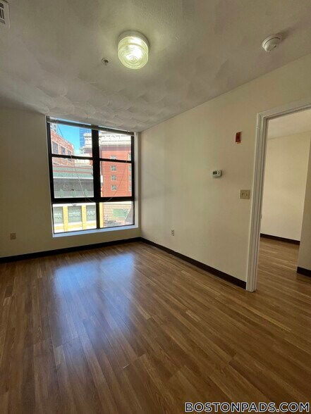 Building Photo - 81 Essex St